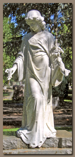statue